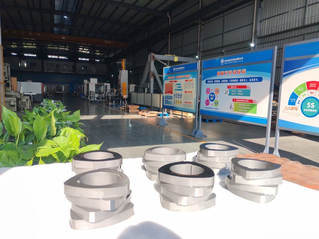 SZK 250 টুইন স্ক্রু এক্সট্রুডার ISO 9001 সার্টিফিকেশন এবং কাস্টমাইজড বিকল্পগুলির সাথে স্ক্রু উপাদান